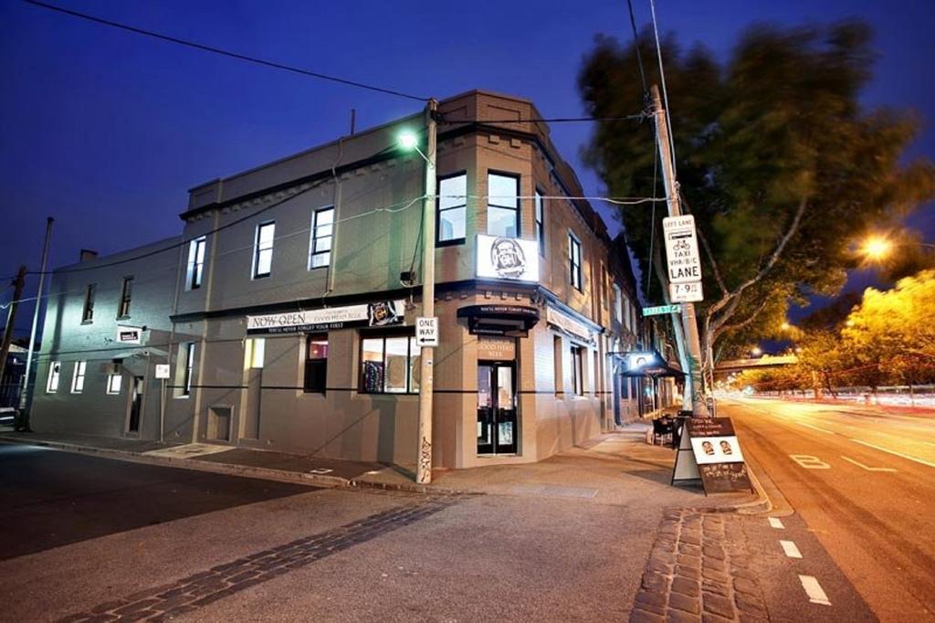 Ozihouse Collingwood Hostel Melbourne Exterior photo